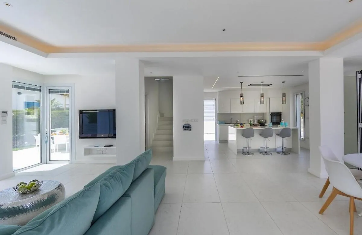 Sunset Family Villa, 1-Min Walk To Beach Protaras Cyprus